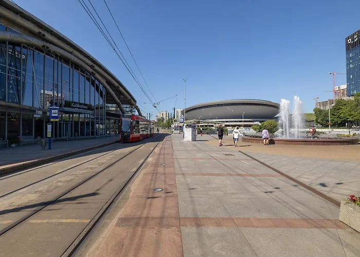 Colorful Near The Spodek Arena In By Renters Apartmán